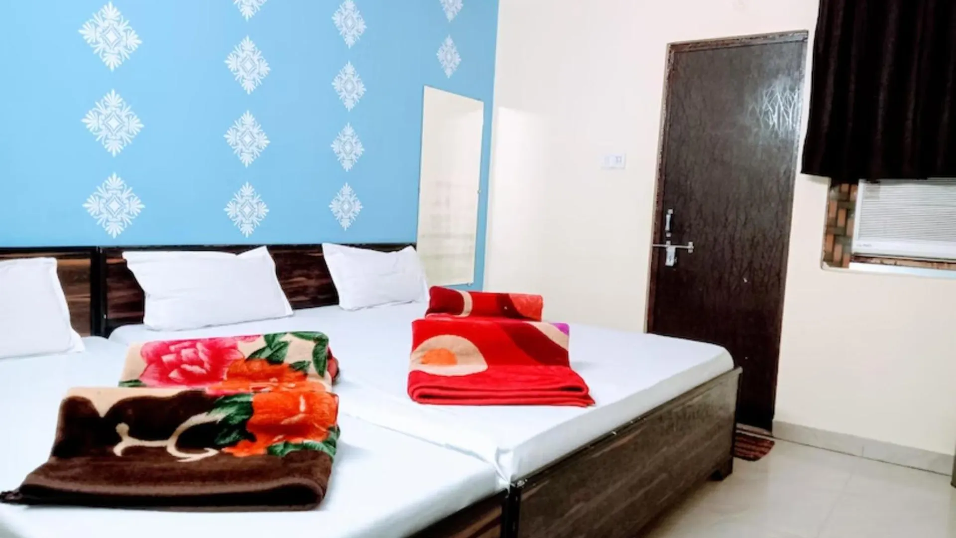 Goroomgo Shivay Guest House Varanasi - Jantar Mantar Mandir-900M 인도